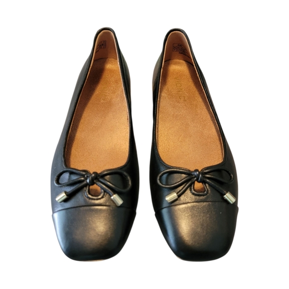 Vionic Black Leather Loafers with Bow Accent - Picture 3 of 9